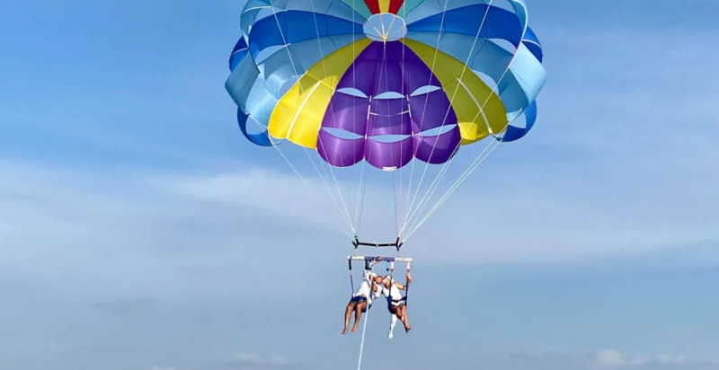Emozionante volo parasailing di coppia sul lago di Garda